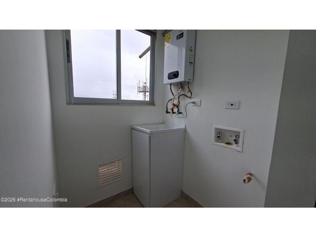 Apartamento de 1 alcoba en venta en Santa Teresa, Bogotá, 36 m² · foto 8 de 20