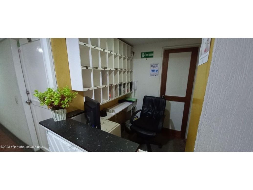 Apartamento de 1 alcoba en venta en Cedritos, Bogotá, 47 m² · foto 2 de 20
