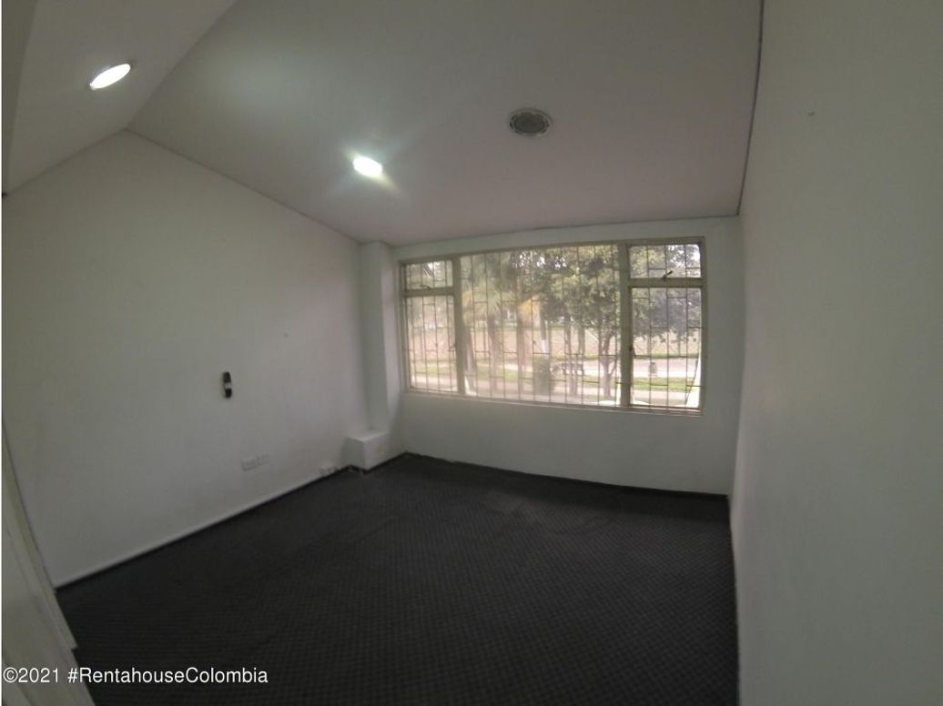 Casa de 3 alcobas en venta en Salitre Greco, Bogotá, 600 m² · foto 18 de 20