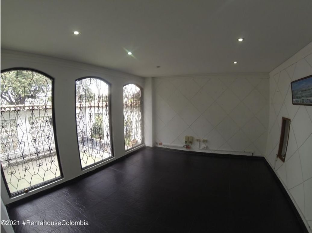 Casa de 3 alcobas en venta en Salitre Greco, Bogotá, 600 m² · foto 2 de 20