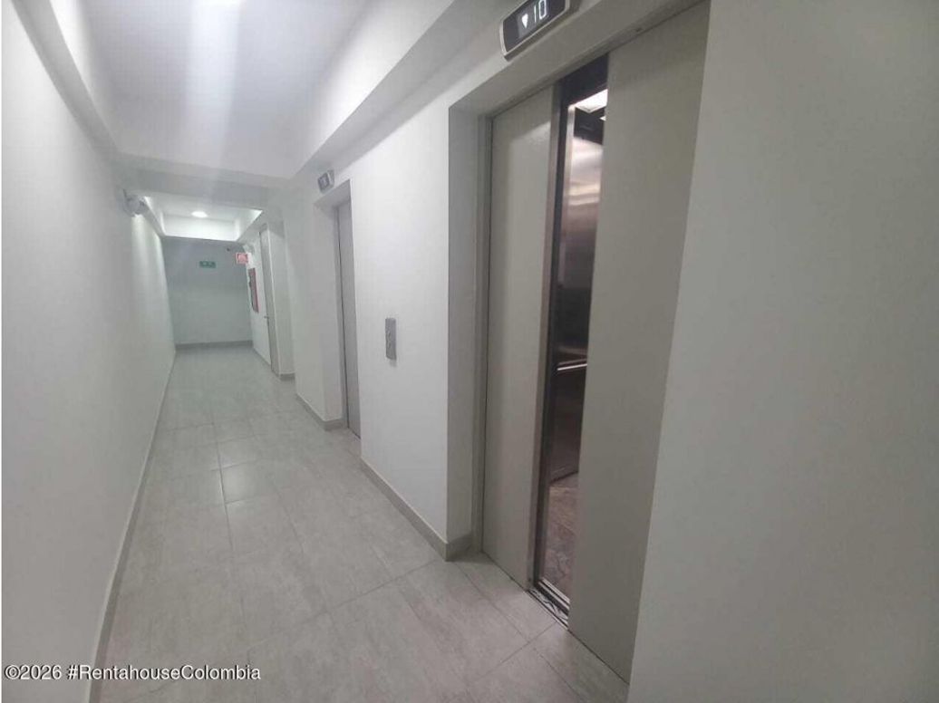 Apartamento de 3 alcobas en venta en Barrancas, Bogotá, 91 m² · foto 2 de 20