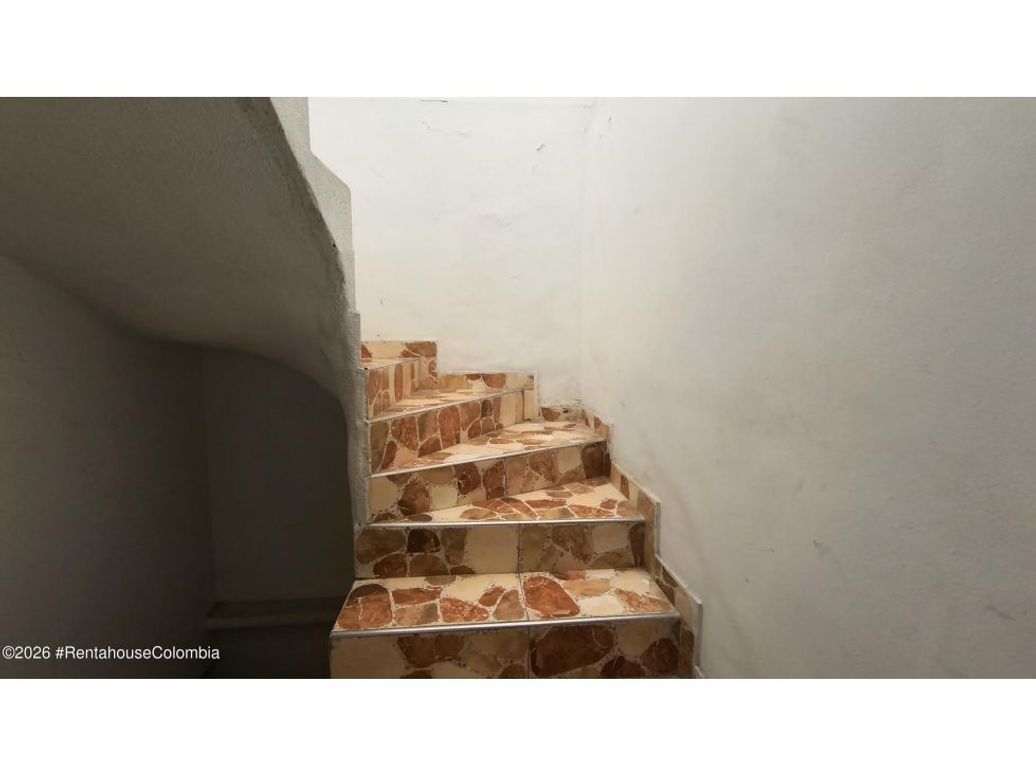 Casa de 10 alcobas en venta en La Estancia, Bogotá, 252 m² · foto 3 de 20