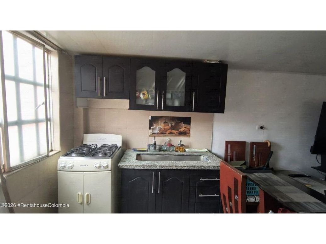 Casa de 10 alcobas en venta en La Estancia, Bogotá, 252 m² · foto 15 de 20