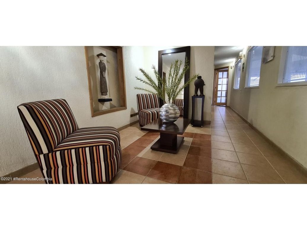 Apartamento de 3 alcobas en venta en Nuevo Country, Bogotá, 93 m² · foto 2 de 20