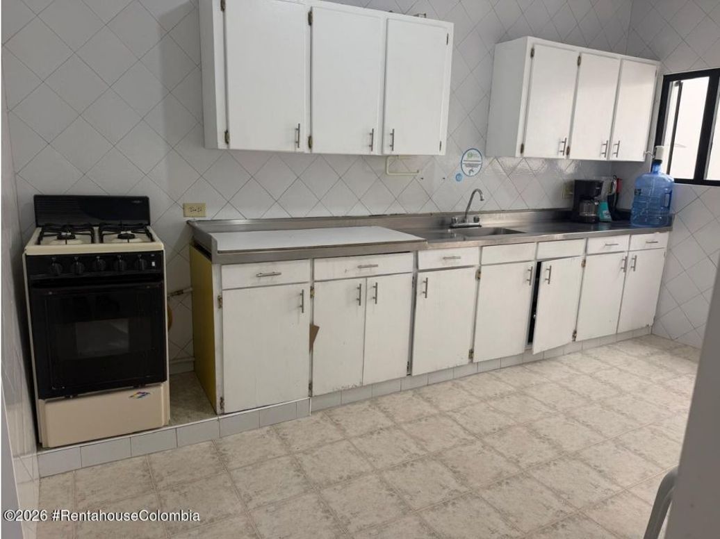 Casa de 5 alcobas en venta en Pontevedra, Bogotá, 262 m² · foto 7 de 20