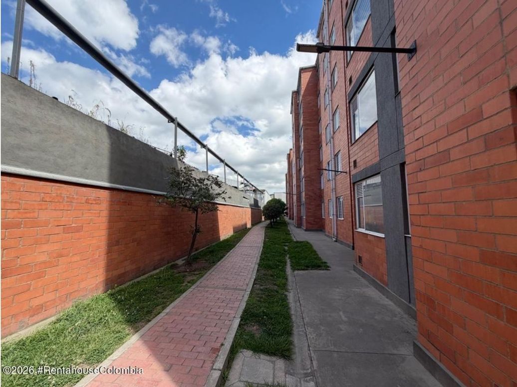 Apartamento de 2 alcobas en venta en Centro Fontibon, Bogotá, 280 m² · foto 11 de 18