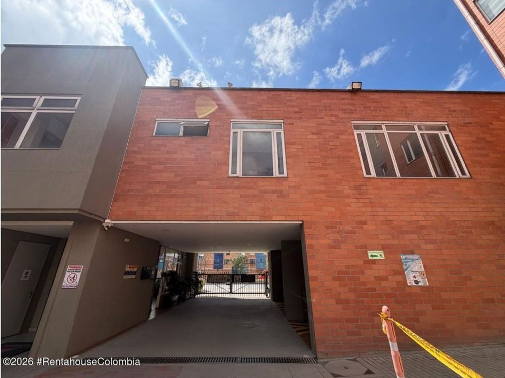 Apartamento de 2 alcobas en venta en Centro Fontibon, Bogotá, 280 m² · foto 13 de 18