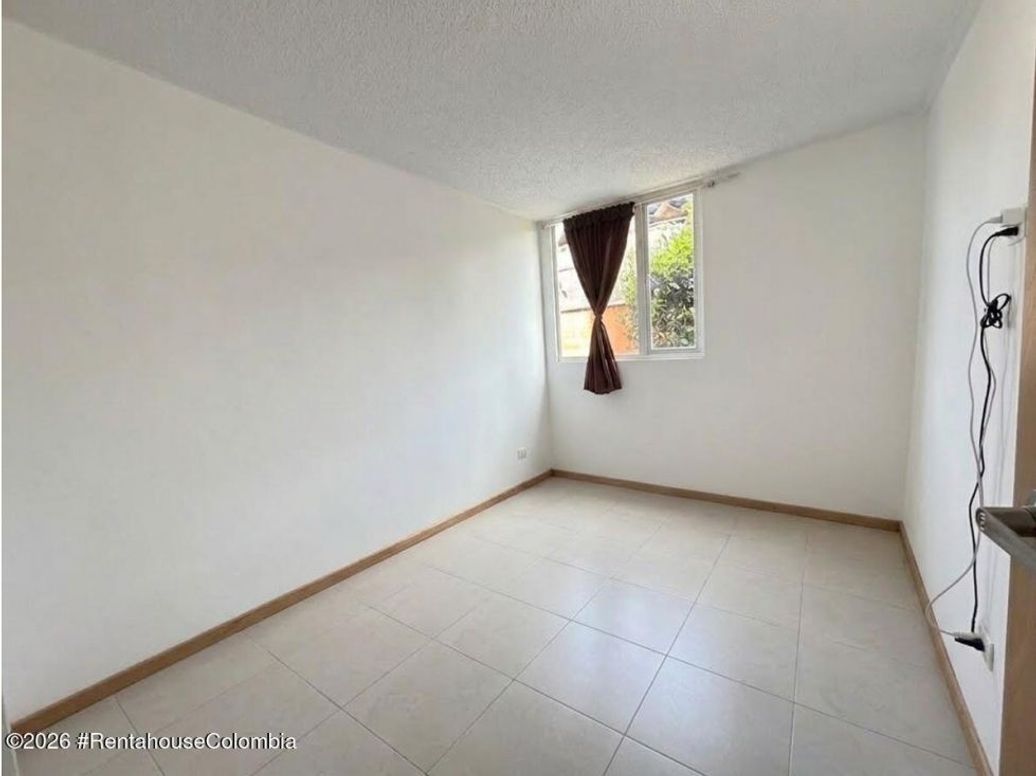 Apartamento de 2 alcobas en venta en Centro Fontibon, Bogotá, 280 m² · foto 9 de 18