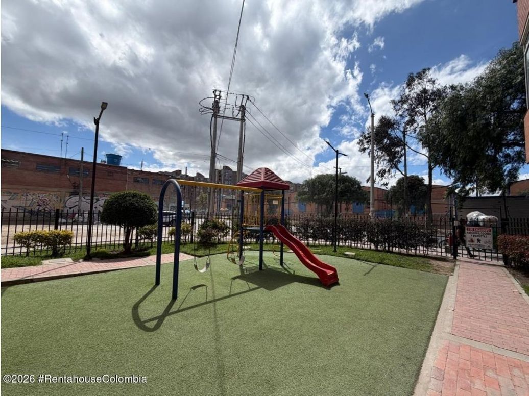 Apartamento de 2 alcobas en venta en Centro Fontibon, Bogotá, 280 m² · foto 10 de 18