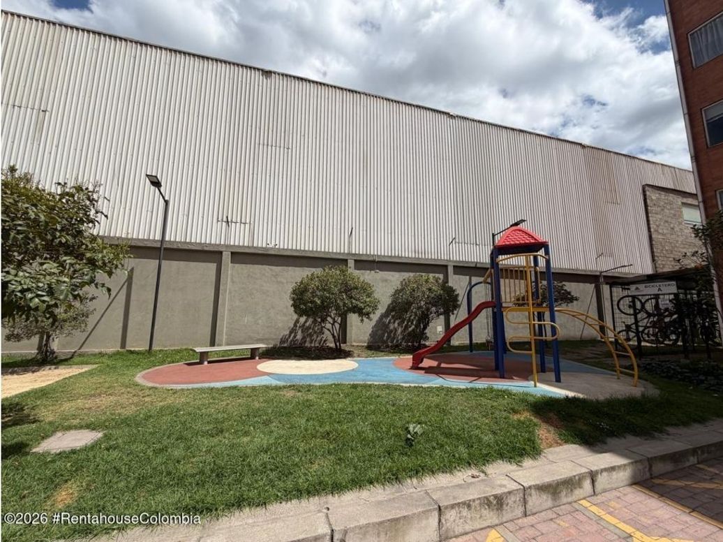 Apartamento de 2 alcobas en venta en Centro Fontibon, Bogotá, 280 m² · foto 14 de 18