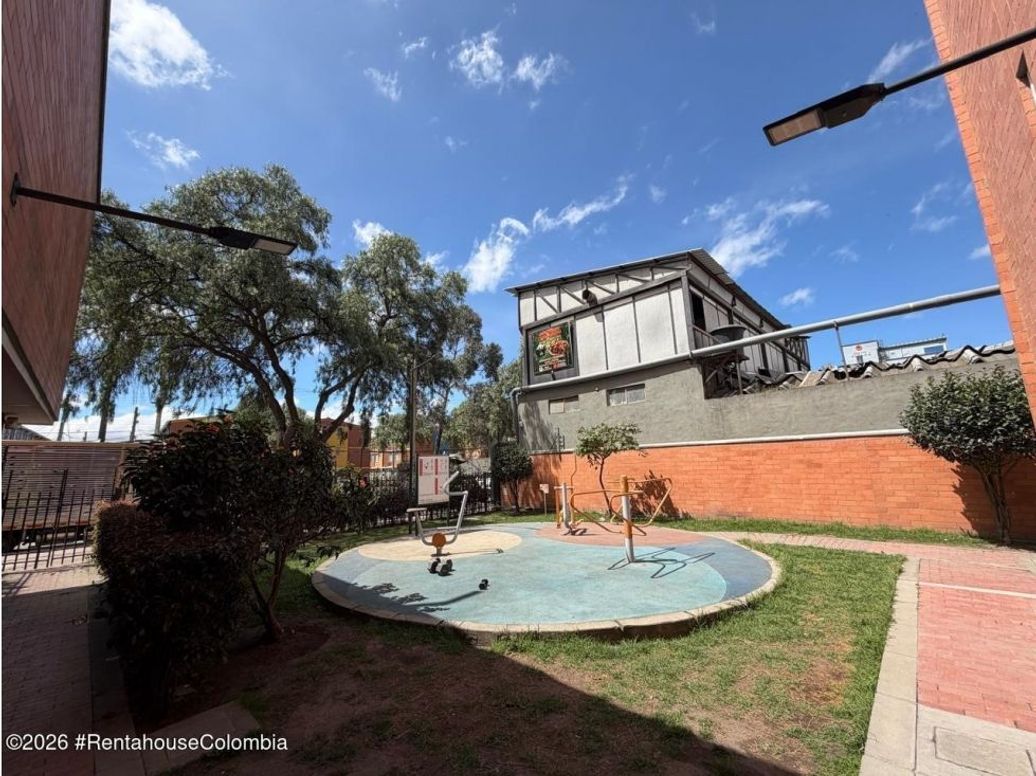 Apartamento de 2 alcobas en venta en Centro Fontibon, Bogotá, 280 m² · foto 12 de 18