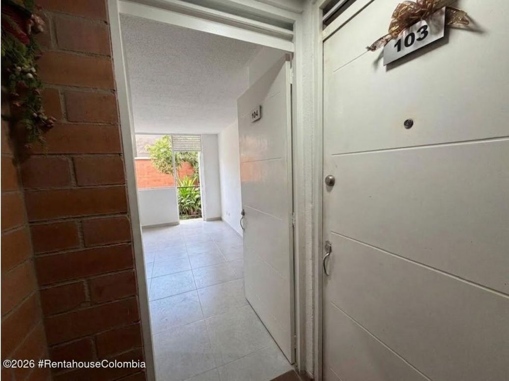 Apartamento de 2 alcobas en venta en Centro Fontibon, Bogotá, 280 m² · foto 4 de 18
