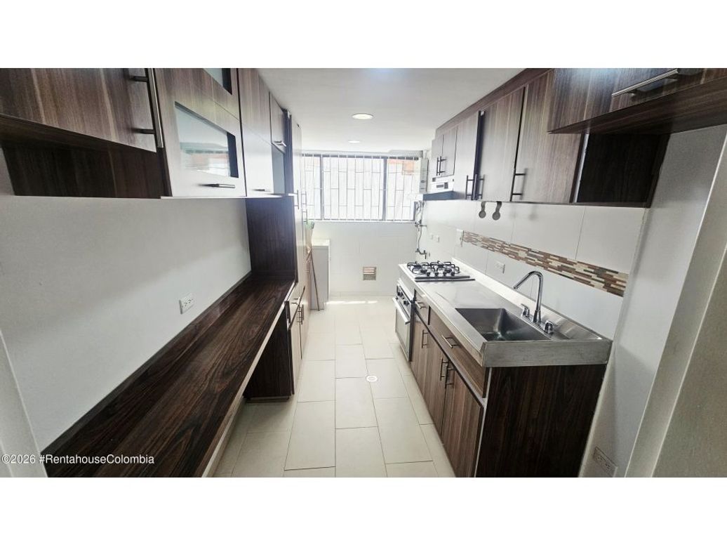 Apartamento de 2 alcobas en venta en Andes Norte, Bogotá, 71 m² · foto 8 de 14