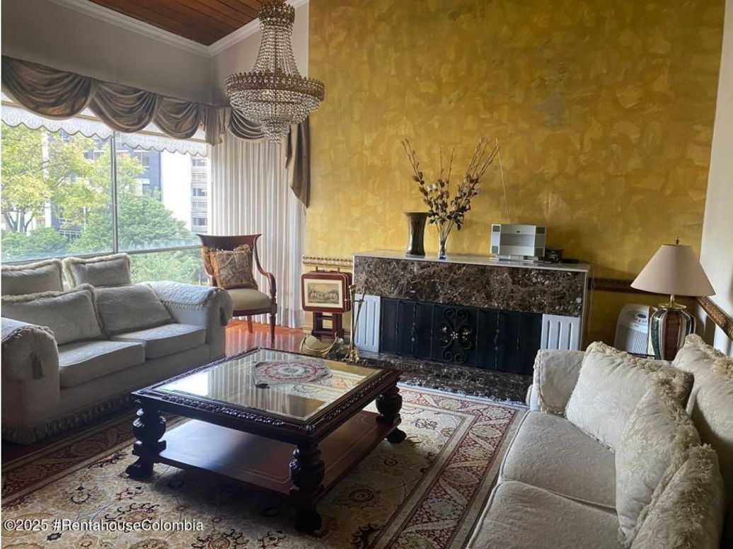Apartamento de 3 alcobas en venta en Chico Norte Et. Iii, Bogotá, 298 m² · foto 8 de 17