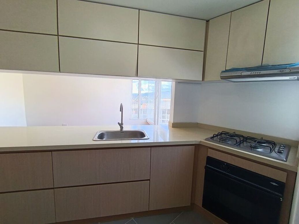 Apartamento de 2 alcobas en arriendo en Los Rosales, Bogotá, 80 m² · foto 8 de 20