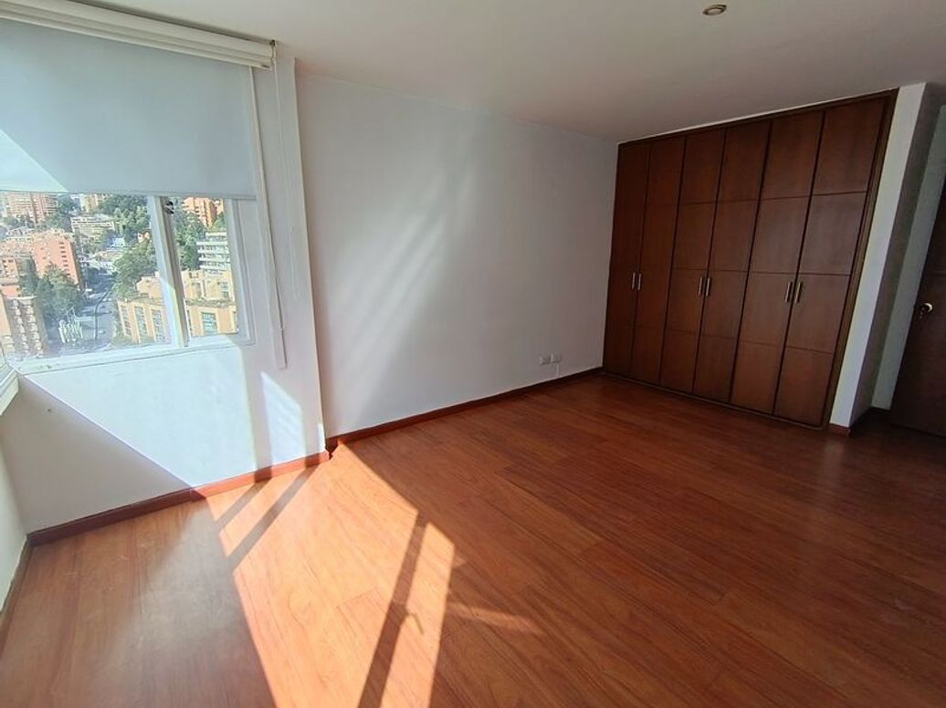 Apartamento de 2 alcobas en arriendo en Los Rosales, Bogotá, 80 m² · foto 18 de 20