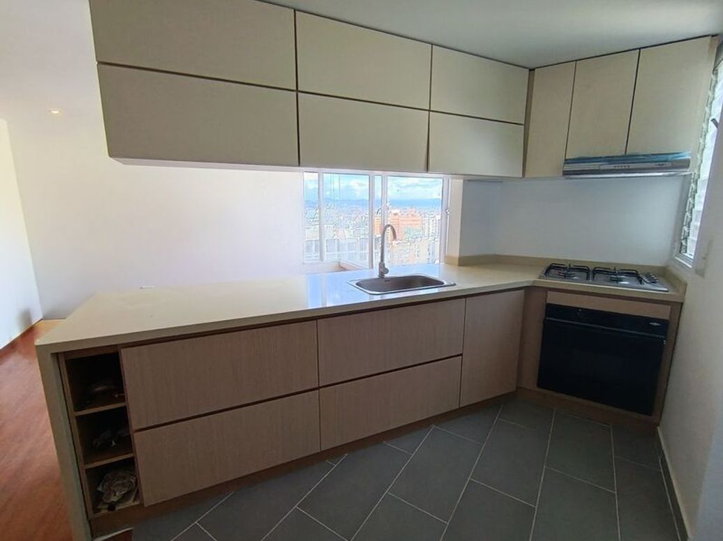 Apartamento de 2 alcobas en arriendo en Los Rosales, Bogotá, 80 m² · foto 6 de 20