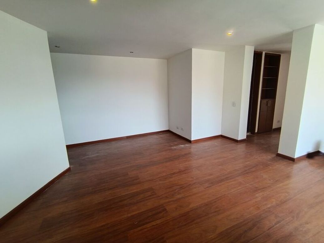 Apartamento de 2 alcobas en arriendo en Los Rosales, Bogotá, 80 m² · foto 10 de 20