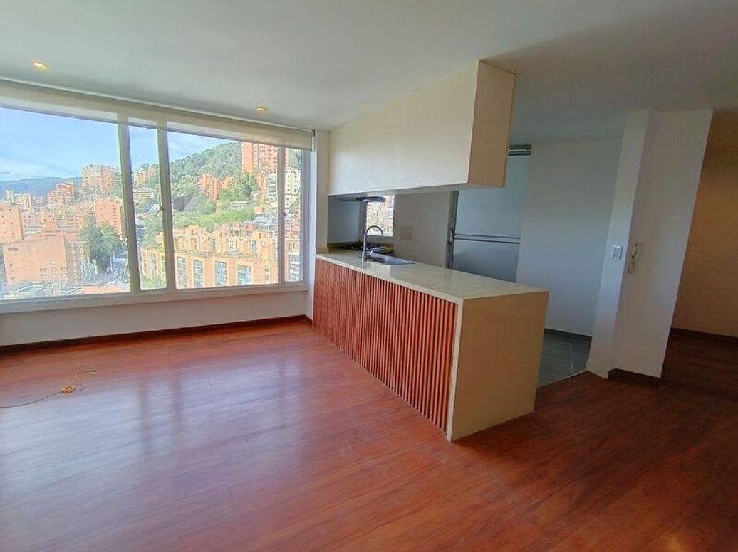 Apartamento de 2 alcobas en arriendo en Los Rosales, Bogotá, 80 m² · foto 2 de 20