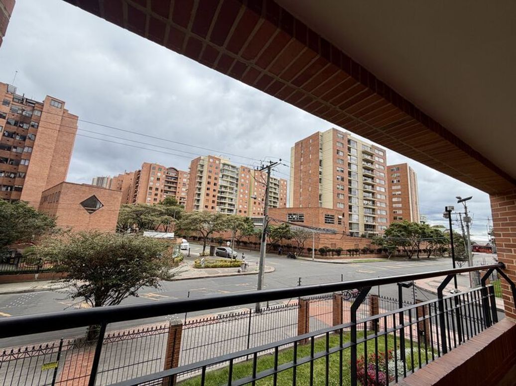 Apartamento de 3 alcobas en venta en Ub. Cordoba Niza, Bogotá, 154 m² · foto 19 de 20