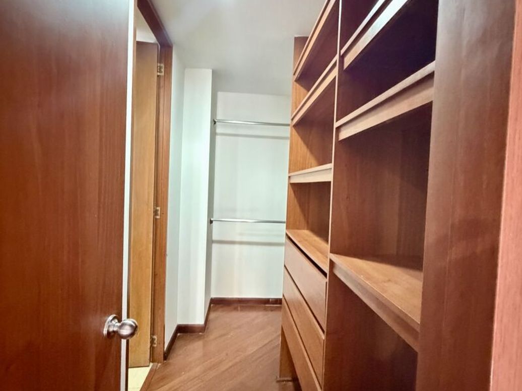 Apartamento de 3 alcobas en venta en Ub. Cordoba Niza, Bogotá, 154 m² · foto 16 de 20