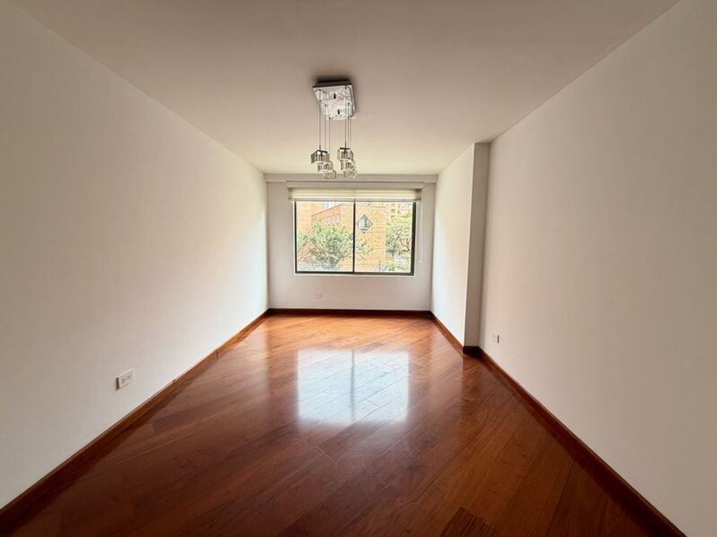 Apartamento de 3 alcobas en venta en Ub. Cordoba Niza, Bogotá, 154 m² · foto 2 de 20