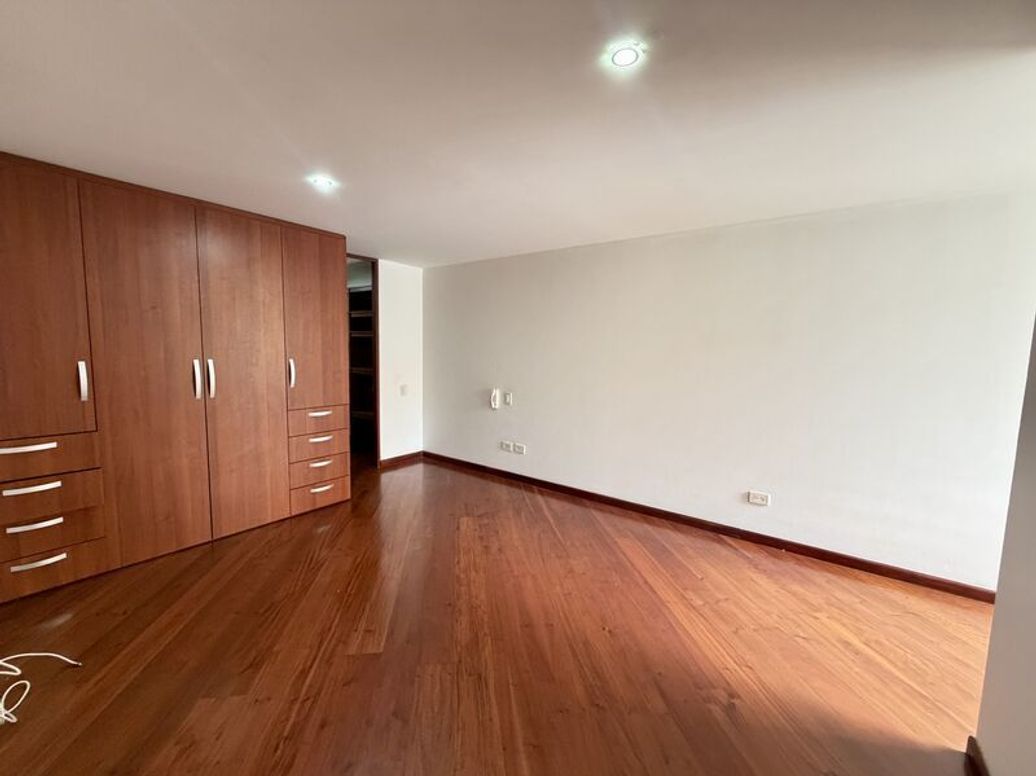 Apartamento de 3 alcobas en venta en Ub. Cordoba Niza, Bogotá, 154 m² · foto 15 de 20