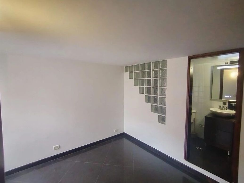 Apartamento de 3 alcobas en venta en Santa Catalina, Bogotá, 56 m² · foto 4 de 20