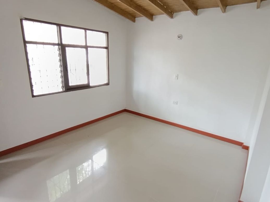Independiente 1  Casa en Miravalle