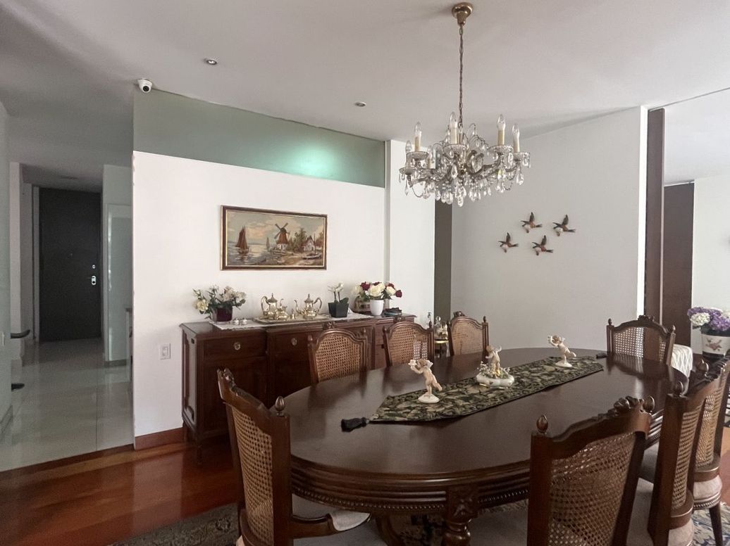 Apartamento de 3 alcobas en venta en La Cabrera, Bogotá, 227 m² · foto 13 de 20