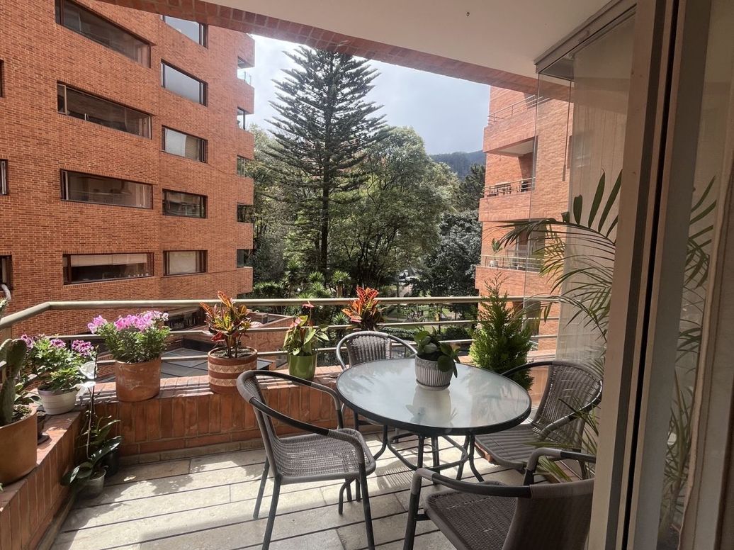 Apartamento de 3 alcobas en venta en La Cabrera, Bogotá, 227 m² · foto 14 de 20