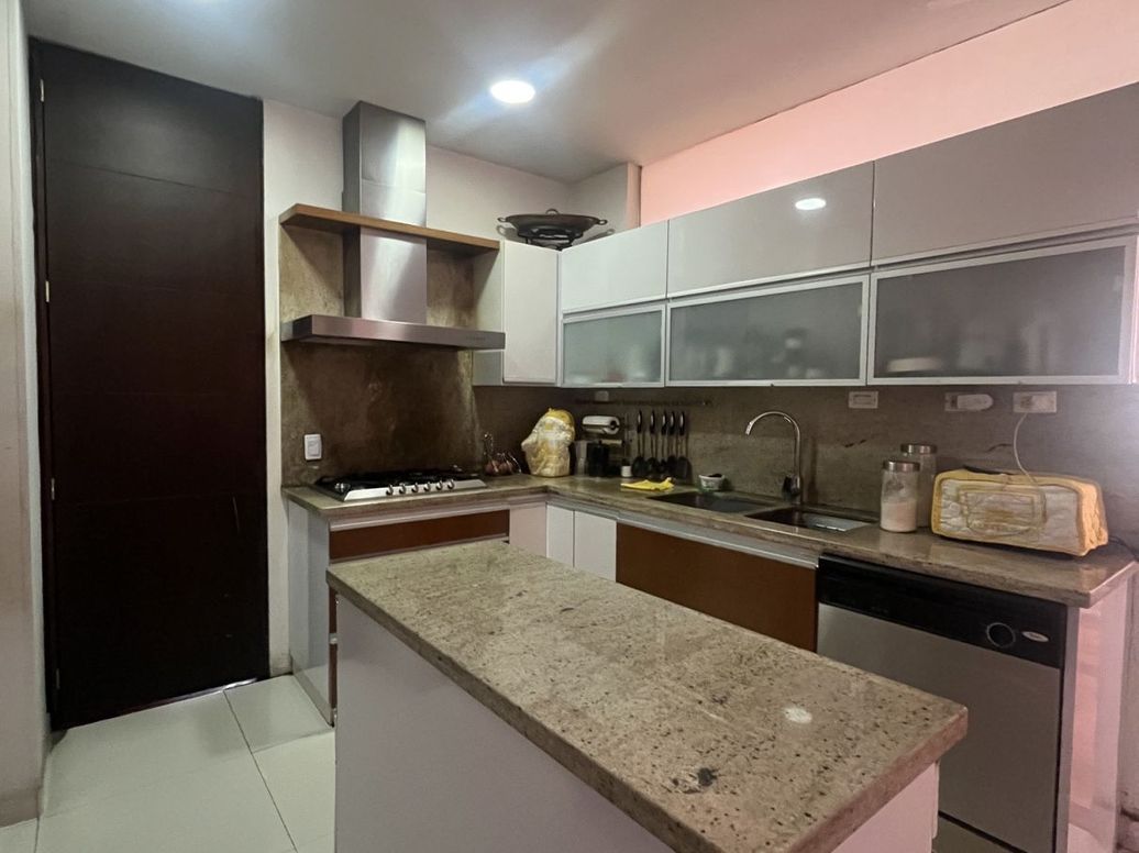 Apartamento de 3 alcobas en venta en La Cabrera, Bogotá, 227 m² · foto 7 de 20