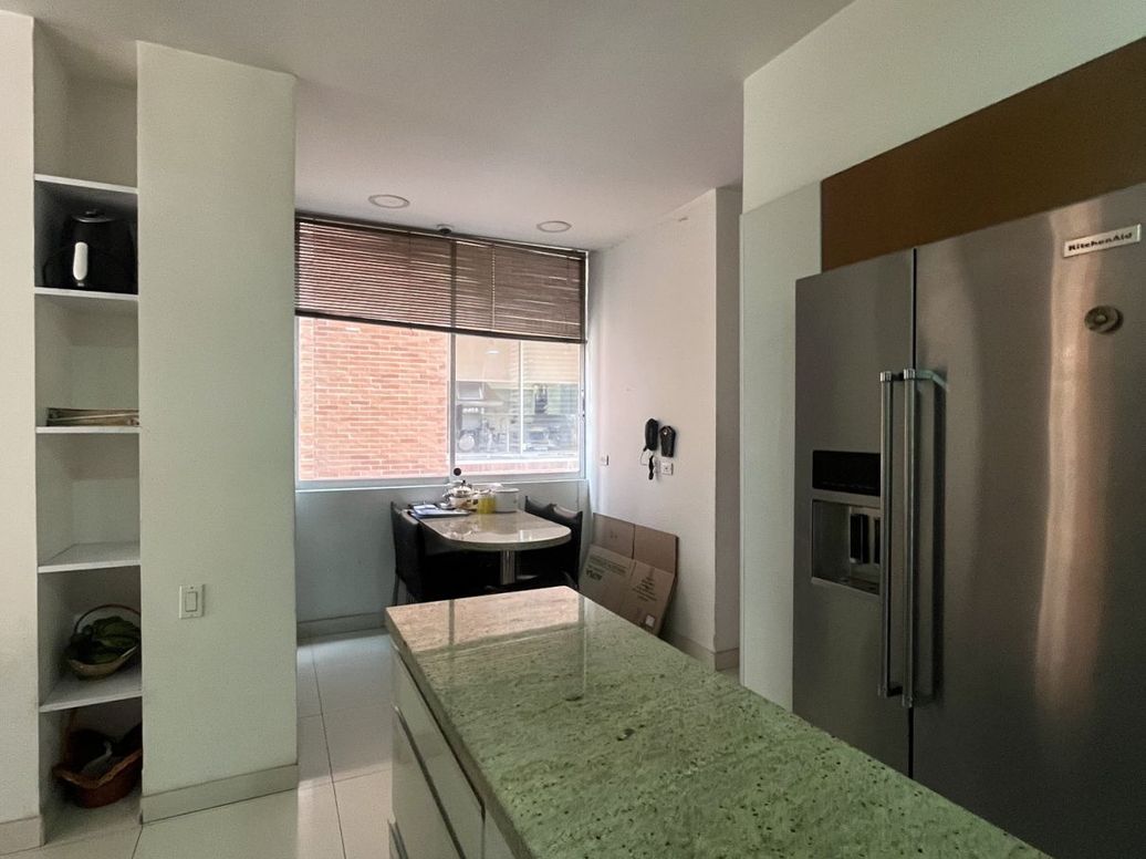 Apartamento de 3 alcobas en venta en La Cabrera, Bogotá, 227 m² · foto 6 de 20
