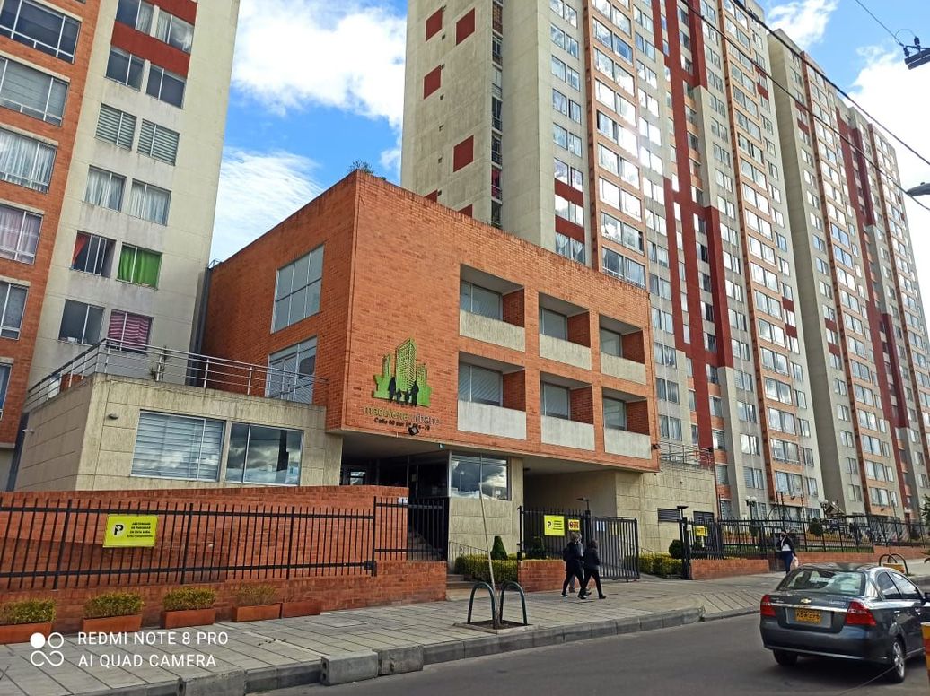 Apartamento de 3 alcobas en venta en Madelena, Bogotá, 48 m² · foto 2 de 18