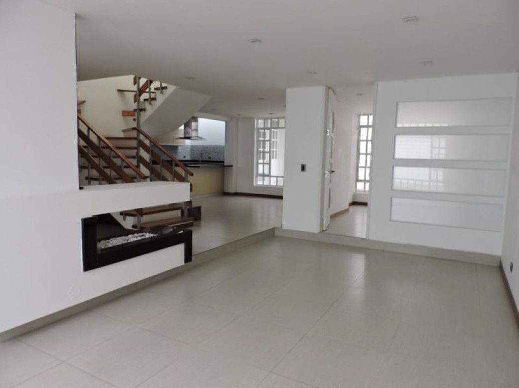 Casa de 4 alcobas en venta en Estrella Del Norte, Bogotá, 241 m² · foto 2 de 20