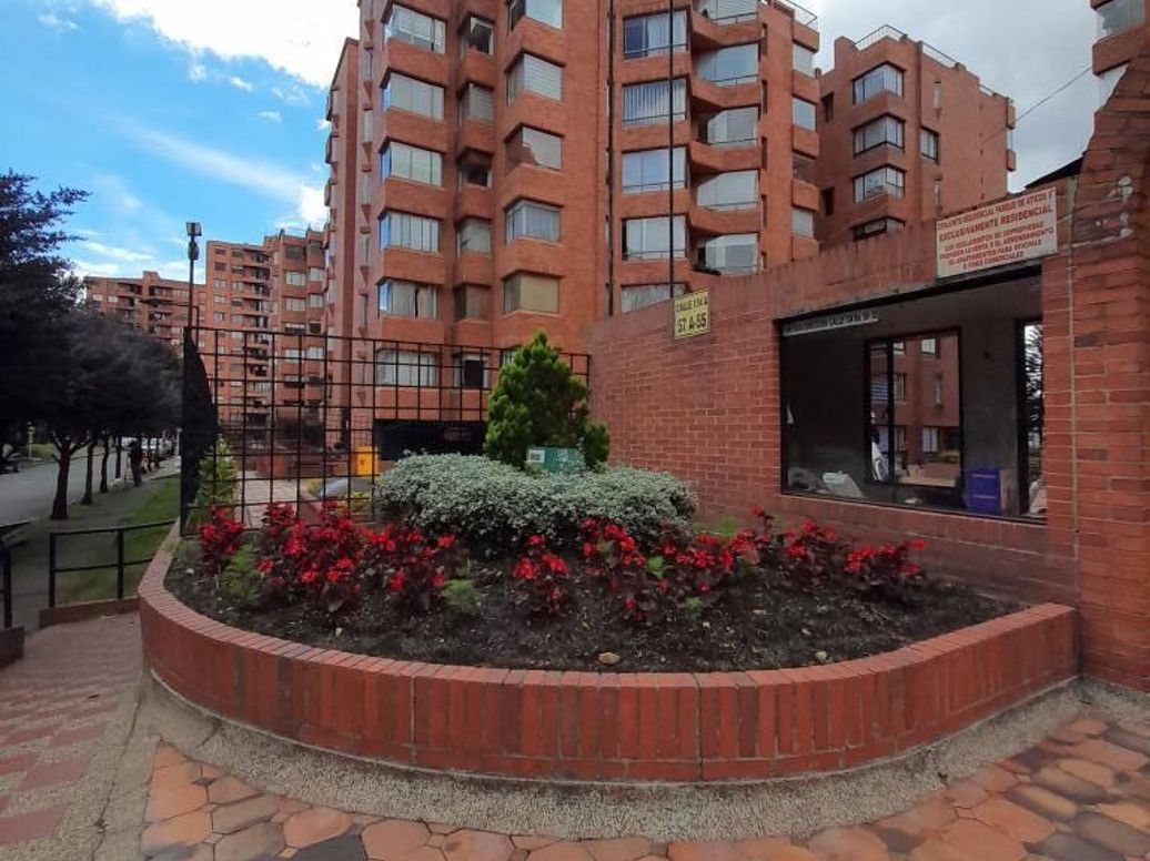 Apartamento de 3 alcobas en venta en San José Del Prado, Bogotá, 156 m² · foto 3 de 20
