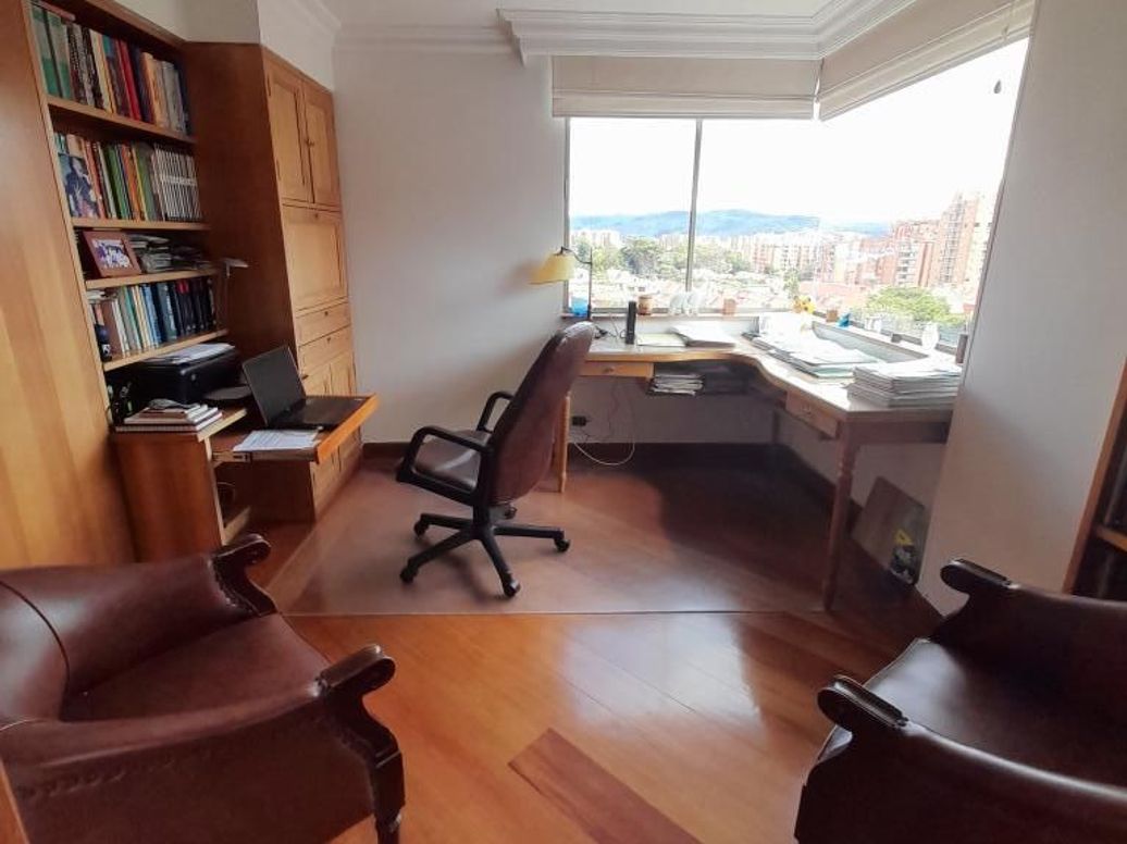 Apartamento de 3 alcobas en venta en San José Del Prado, Bogotá, 156 m² · foto 9 de 20