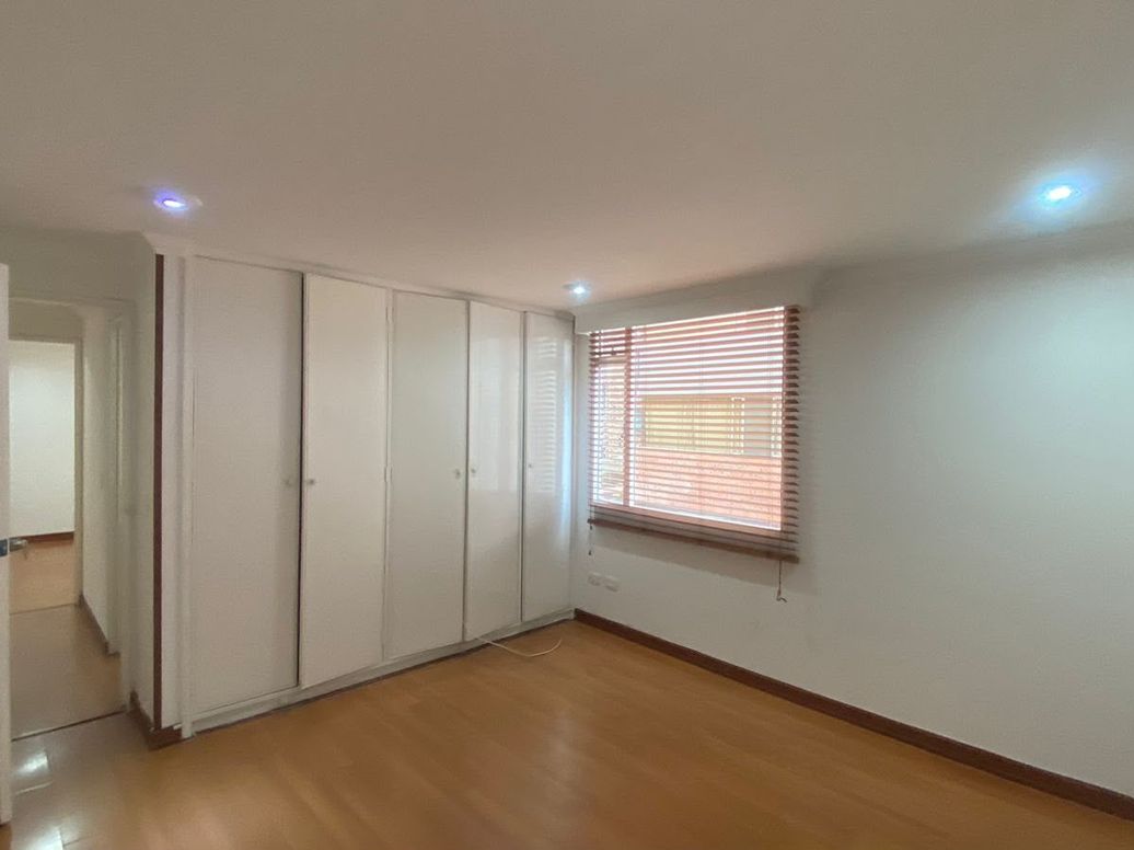 Apartamento de 2 alcobas en arriendo en Ub. Santa Coloma, Bogotá, 98 m² · foto 3 de 10