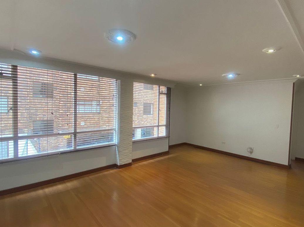 Apartamento de 2 alcobas en arriendo en Ub. Santa Coloma, Bogotá, 98 m² · foto 2 de 10