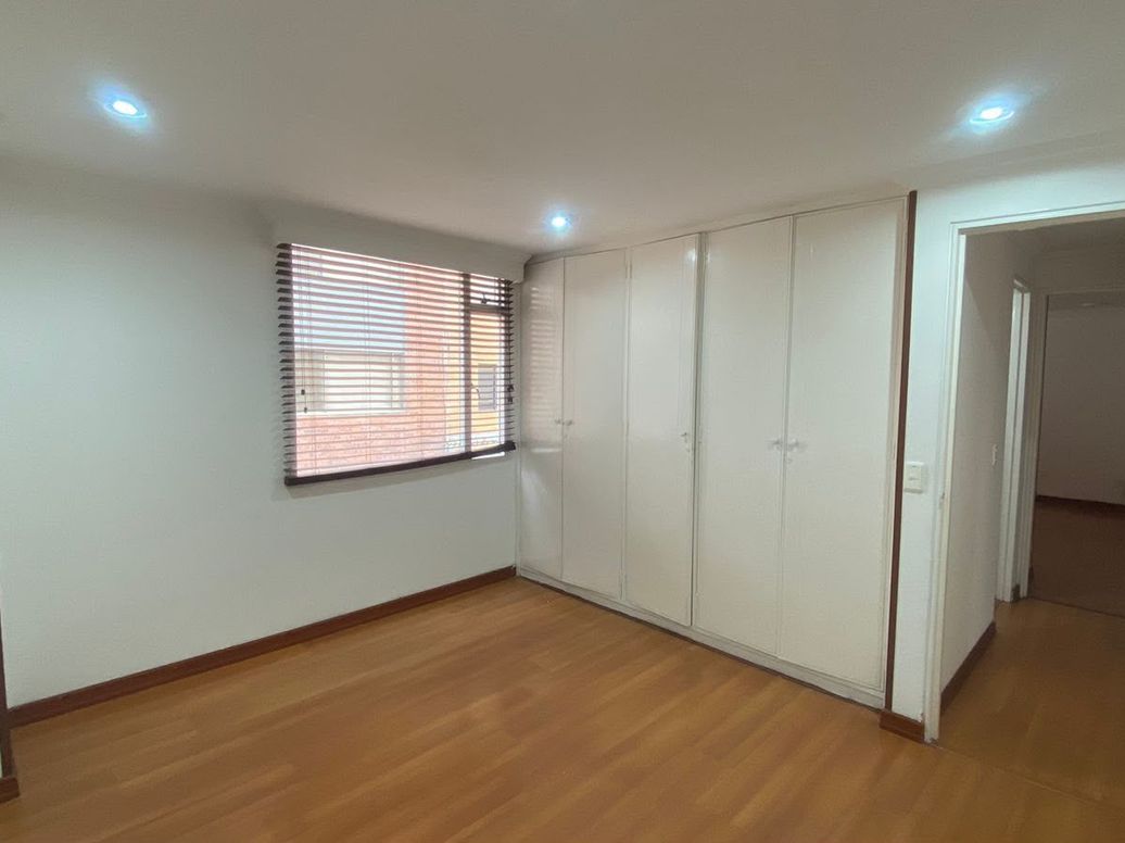 Apartamento de 2 alcobas en arriendo en Ub. Santa Coloma, Bogotá, 98 m² · foto 7 de 10