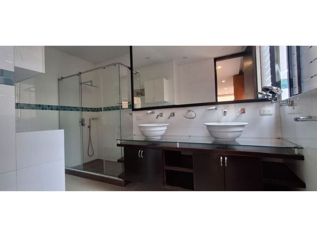 Apartamento de 3 alcobas en venta en La Cabrera, Bogotá, 260 m² · foto 5 de 6