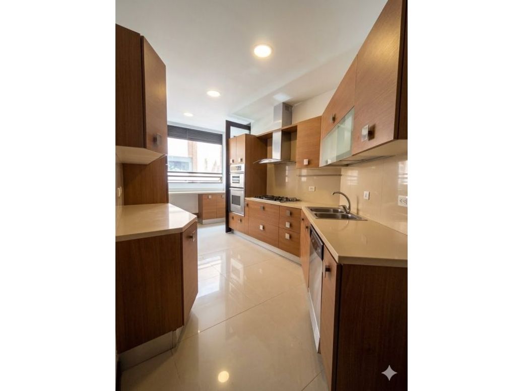 Apartamento de 3 alcobas en venta en La Cabrera, Bogotá, 260 m² · foto 4 de 6