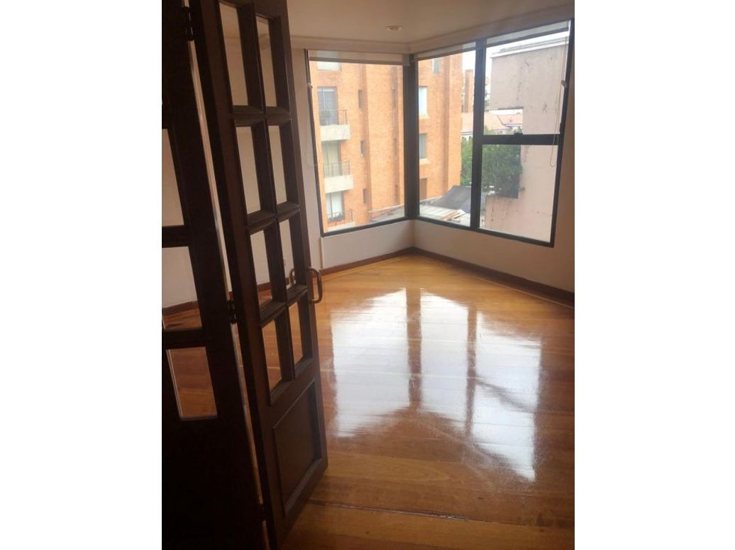 Apartamento de 3 alcobas en venta en El Nogal, Bogotá, 189 m² · foto 2 de 14