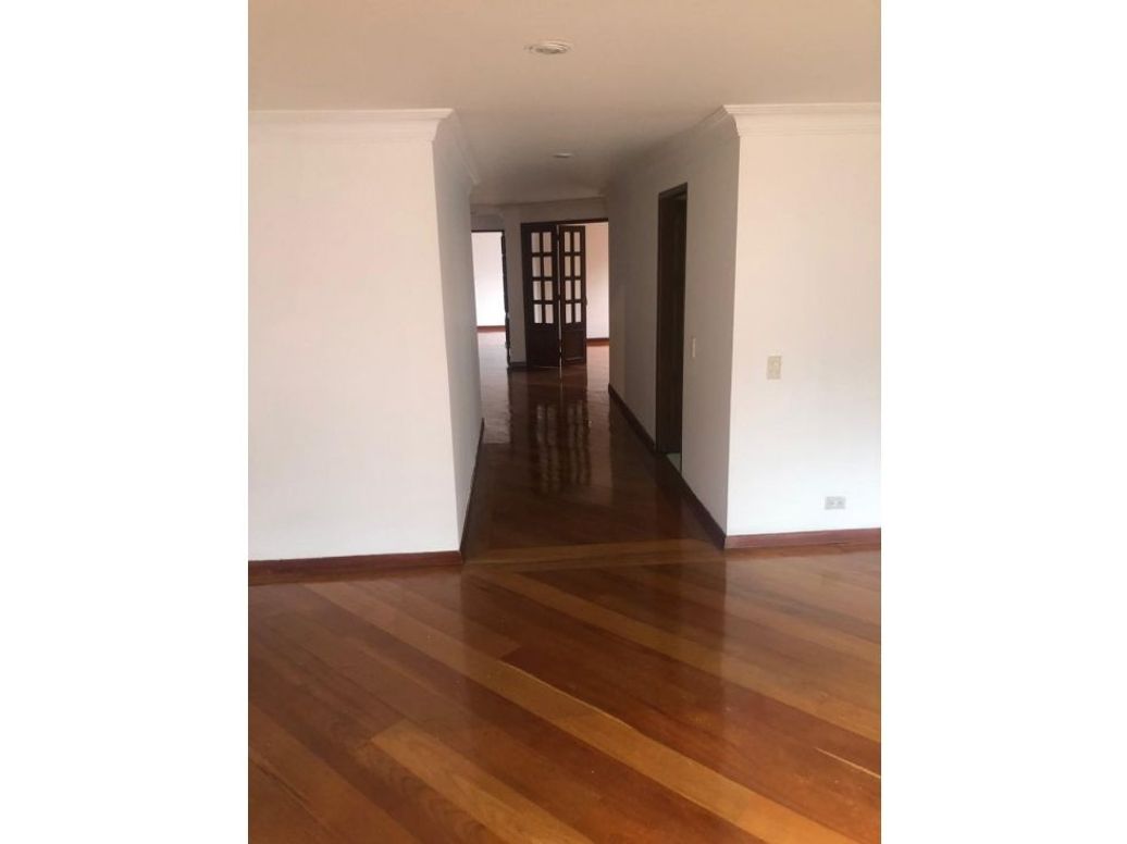 Apartamento de 3 alcobas en venta en El Nogal, Bogotá, 189 m² · foto 8 de 14