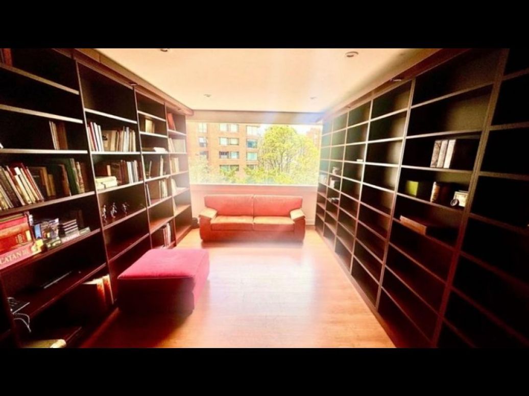 Apartamento de 4 alcobas en venta en El Espartillal, Bogotá, 240 m² · foto 2 de 8