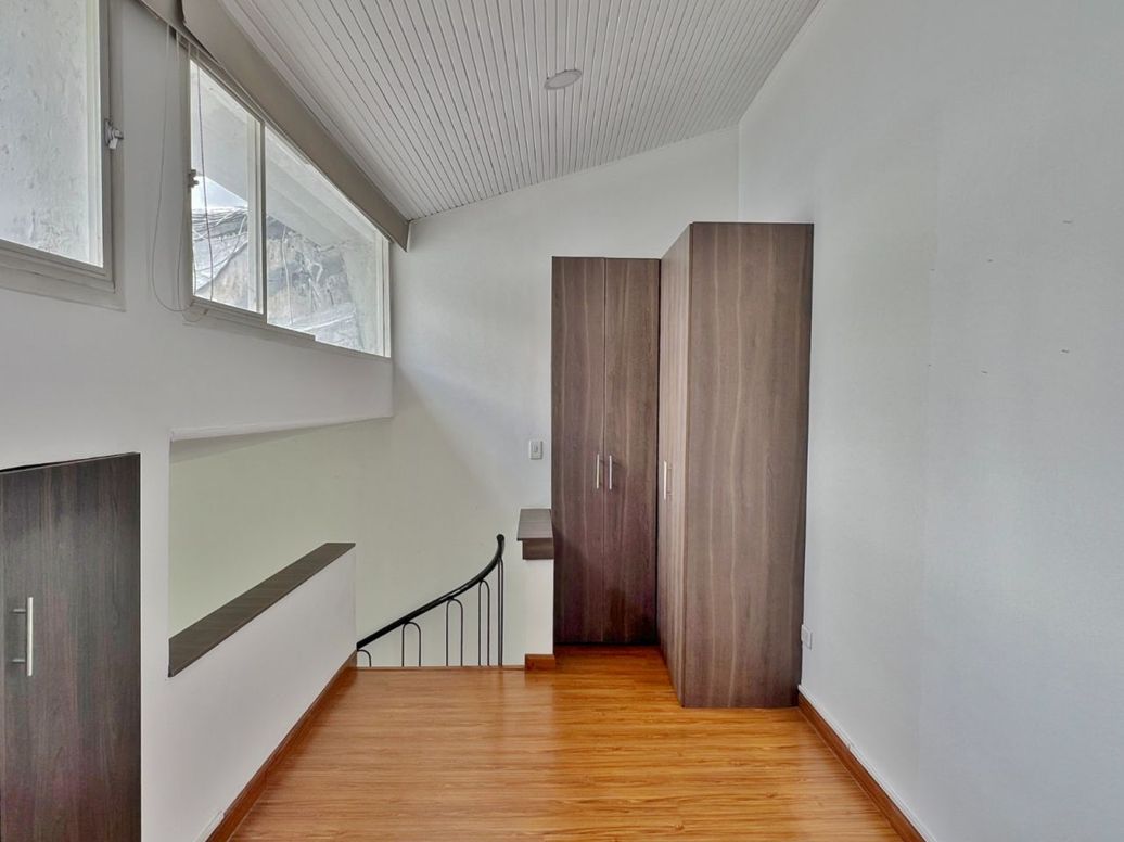 Apartamento de 1 alcoba en venta en El Refugio, Bogotá, 50 m² · foto 11 de 13