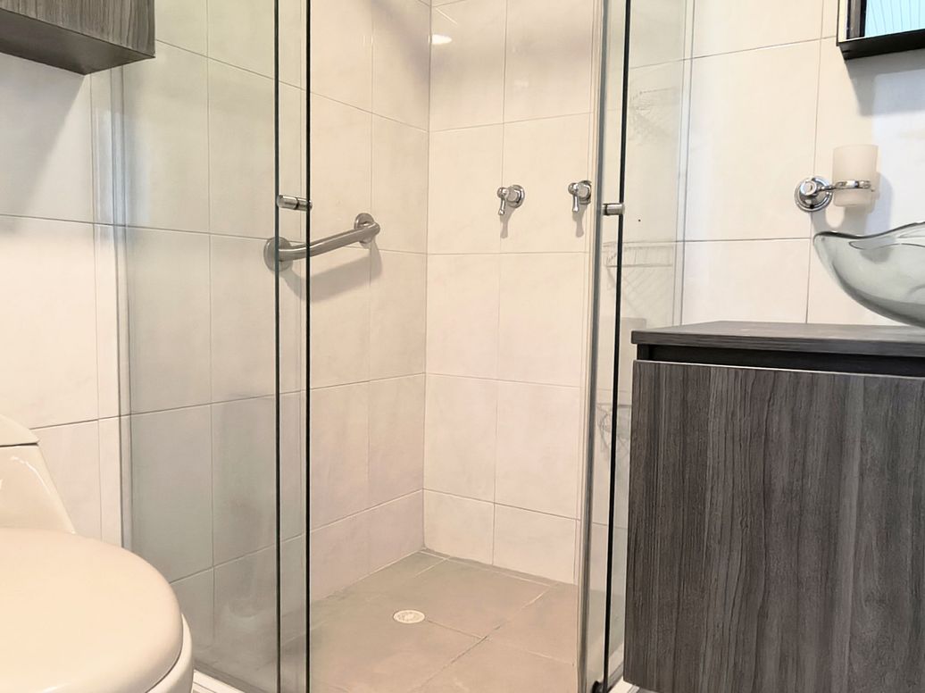 Apartamento de 1 alcoba en venta en El Refugio, Bogotá, 50 m² · foto 13 de 13