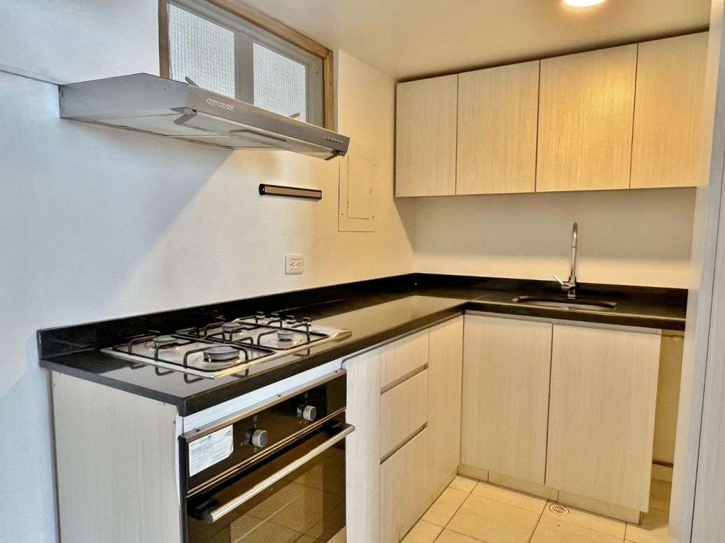 Apartamento de 1 alcoba en venta en El Refugio, Bogotá, 50 m² · foto 3 de 13