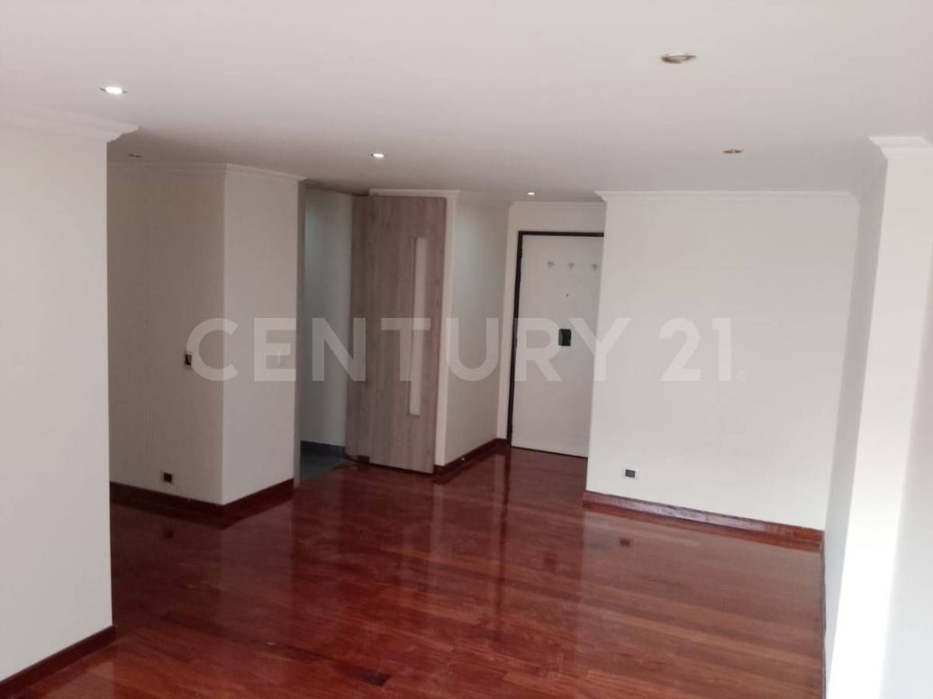 Apartamento de 3 alcobas en venta en Chicó Norte, Bogotá, 102 m² · foto 3 de 10