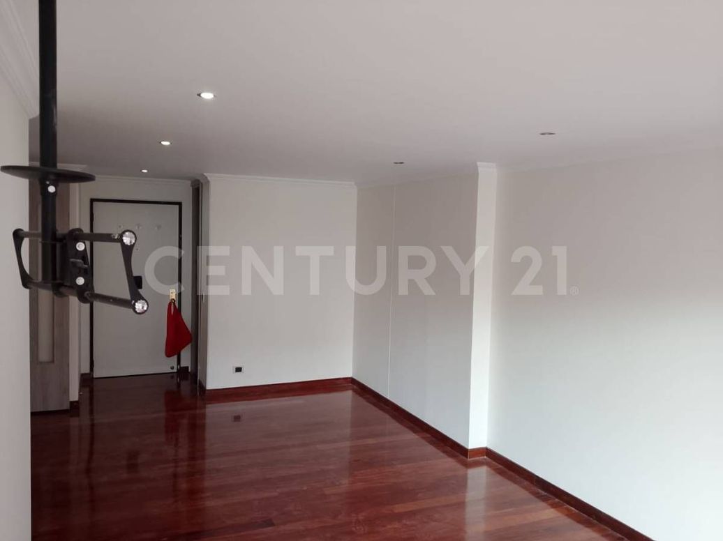 Apartamento de 3 alcobas en venta en Chicó Norte, Bogotá, 102 m² · foto 2 de 10